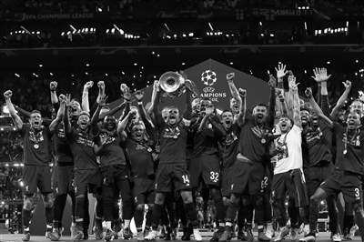 吴曦迎来个人生涯400场顶级联赛出场，同年龄段仅次于王大雷