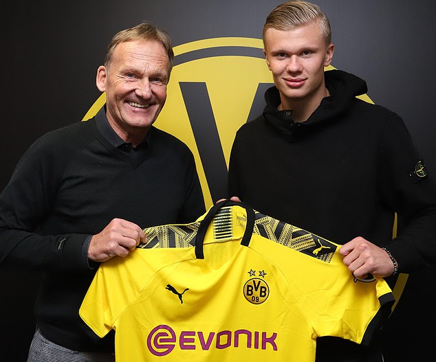 队友：梅西在场上场下都给我建议！跟他当队友是梦想成真！