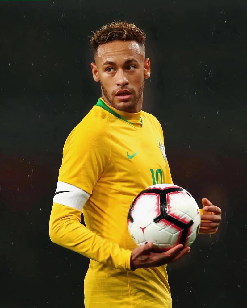 埃及球员到埃及国家队报到（埃及国脚赴国家队集合）