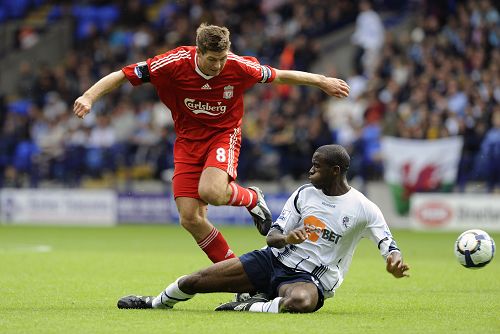 每体：拉菲尼亚可能在周末联赛回归名单，但可能不会上场（每体：拉菲尼亚有望周末联赛回归大名单，但出场成疑）