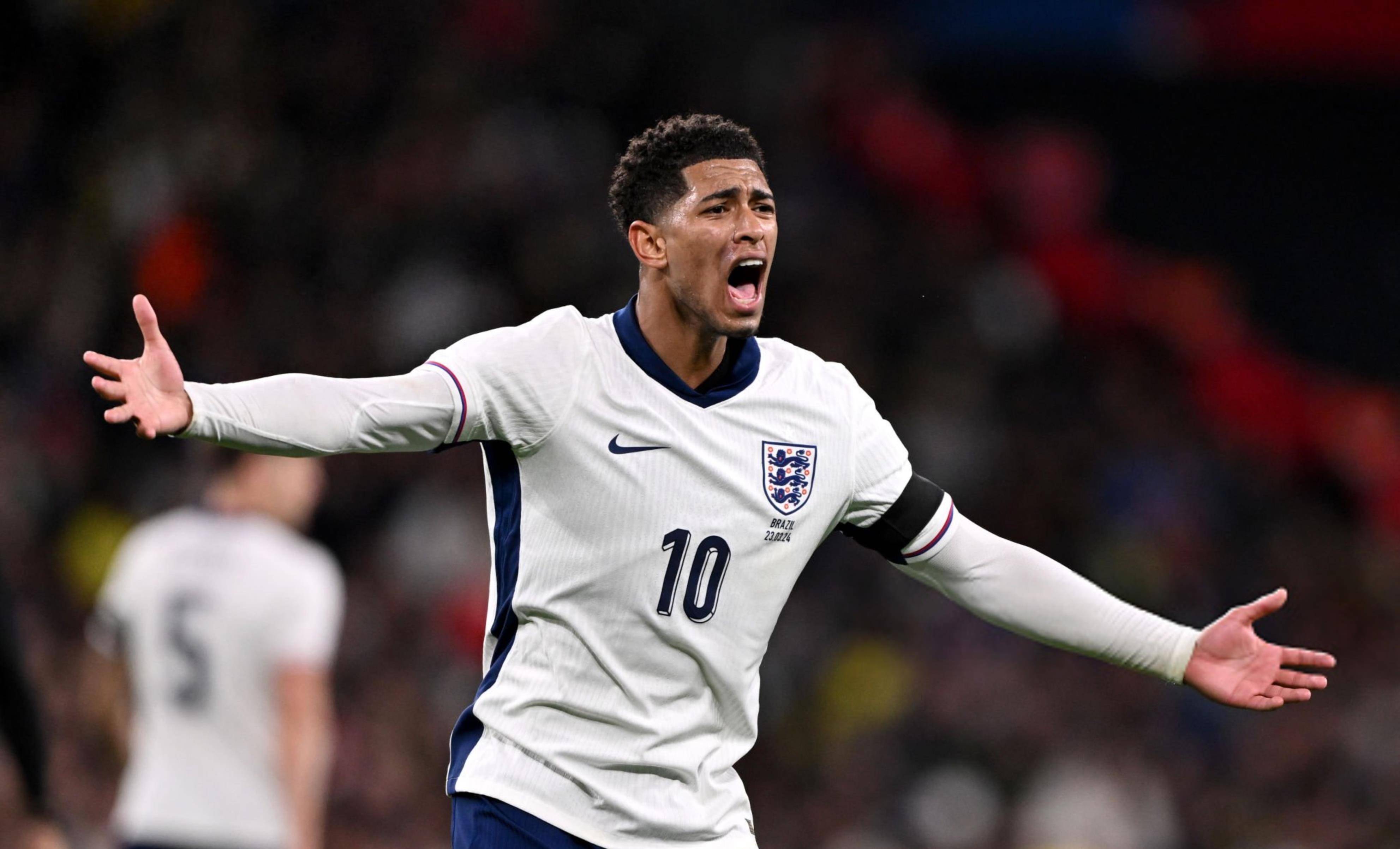 诺坎普是否以梅西球场命名？巴萨副主席：看球迷会员如何决定（诺坎普是否更名为“梅西球场”？巴萨副主席：由球迷会员定夺）